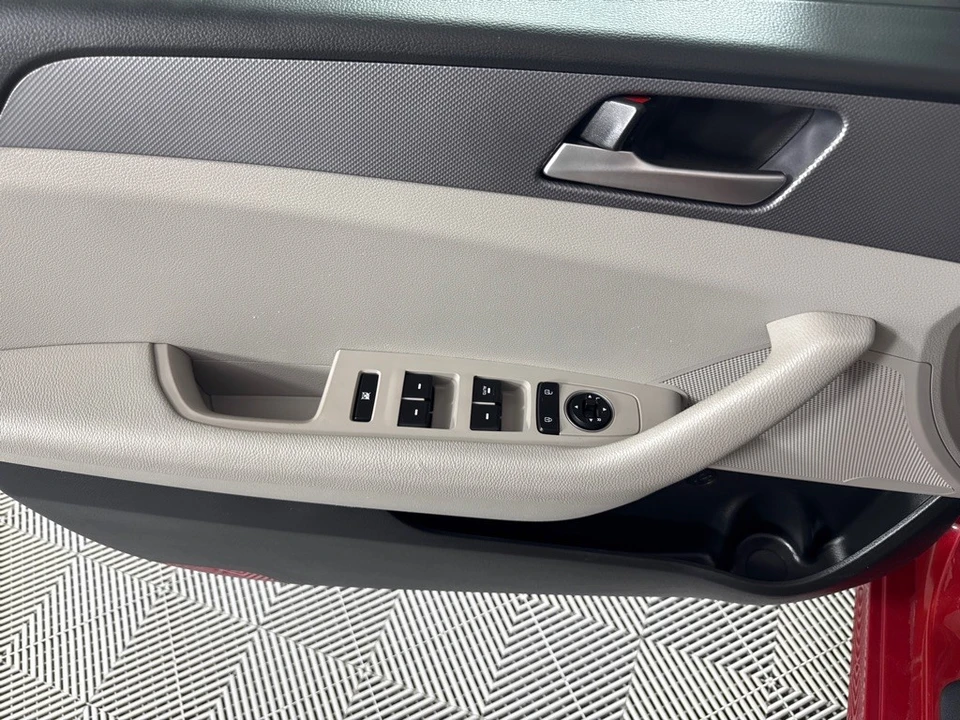 2018 Hyundai Sonata - Image 13 of 21