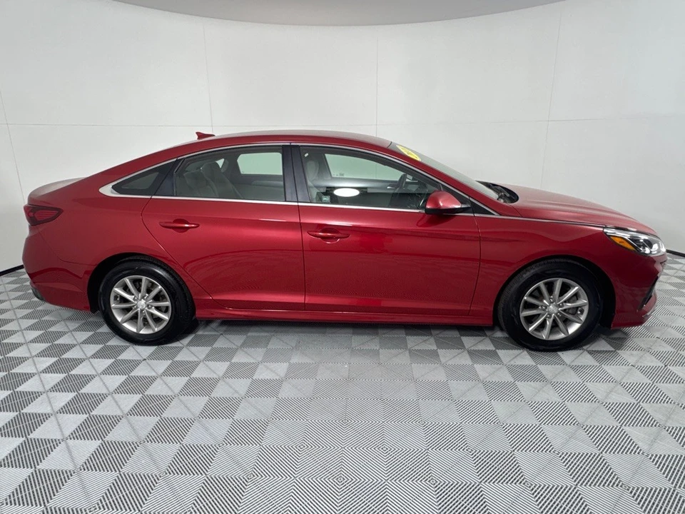 2018 Hyundai Sonata - Image 4 of 12