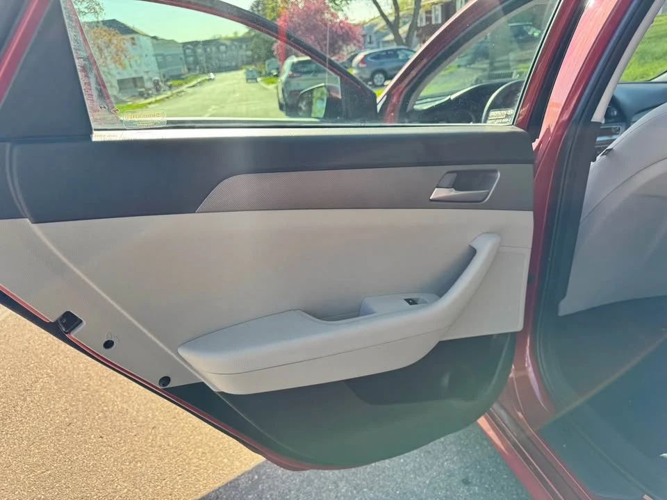 2018 Hyundai Sonata - Image 10 of 16