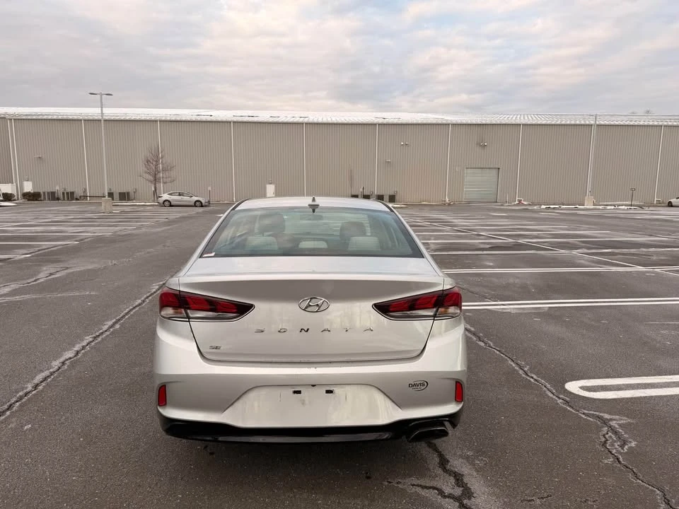 2018 Hyundai Sonata - Image 5 of 17