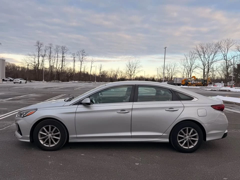 2018 Hyundai Sonata - Image 2 of 17