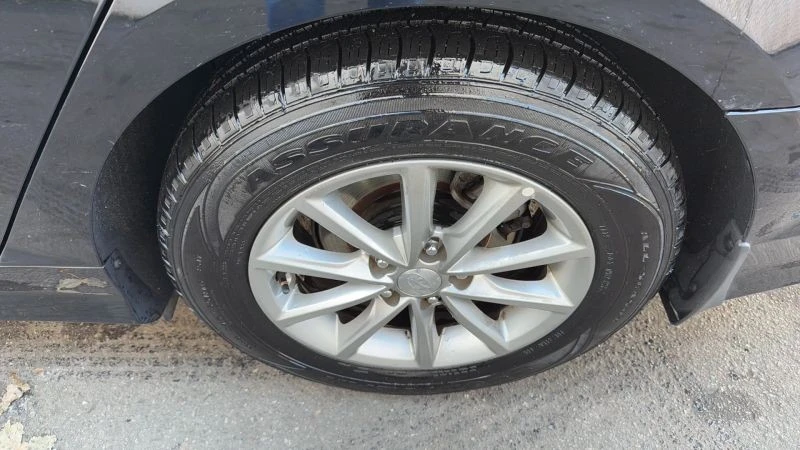 2018 Hyundai Sonata - Image 9 of 12