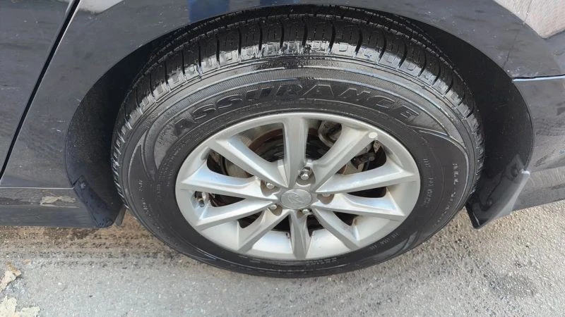 2018 Hyundai Sonata - Image 9 of 12