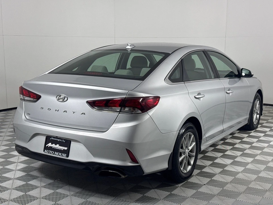2018 Hyundai Sonata - Image 5 of 12