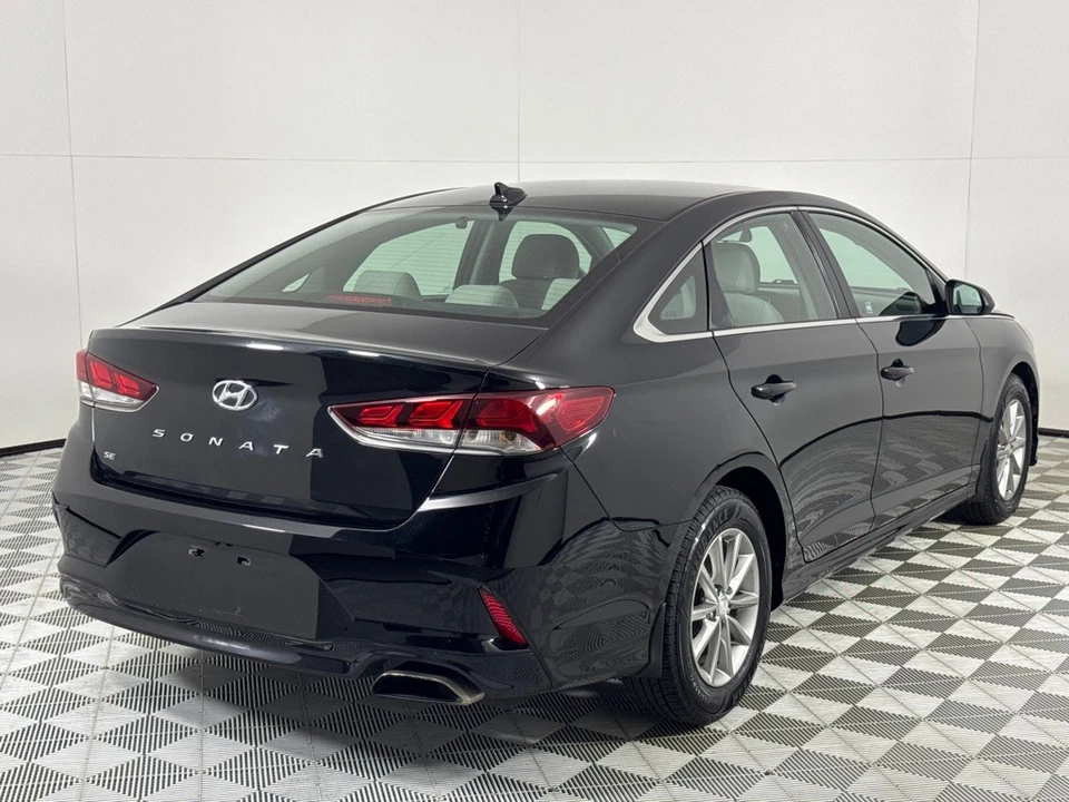 2018 Hyundai Sonata - Image 5 of 12