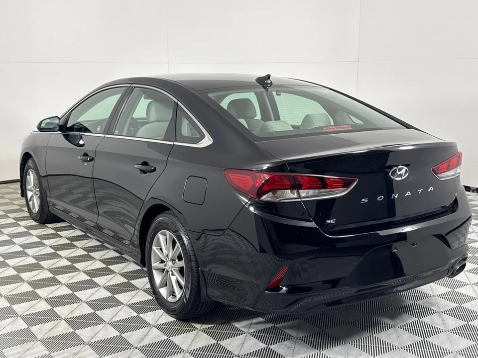 2018 Hyundai Sonata - Image 7 of 12