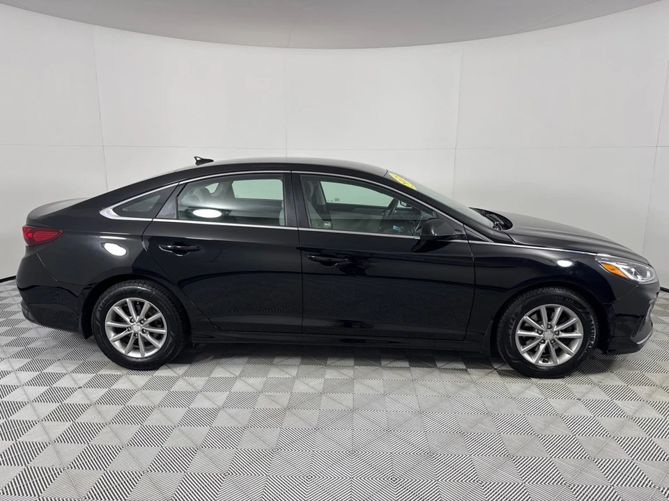 2018 Hyundai Sonata - Image 4 of 12