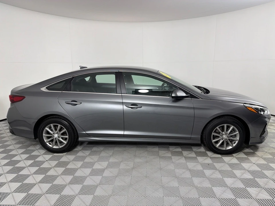 2018 Hyundai Sonata - Image 4 of 12