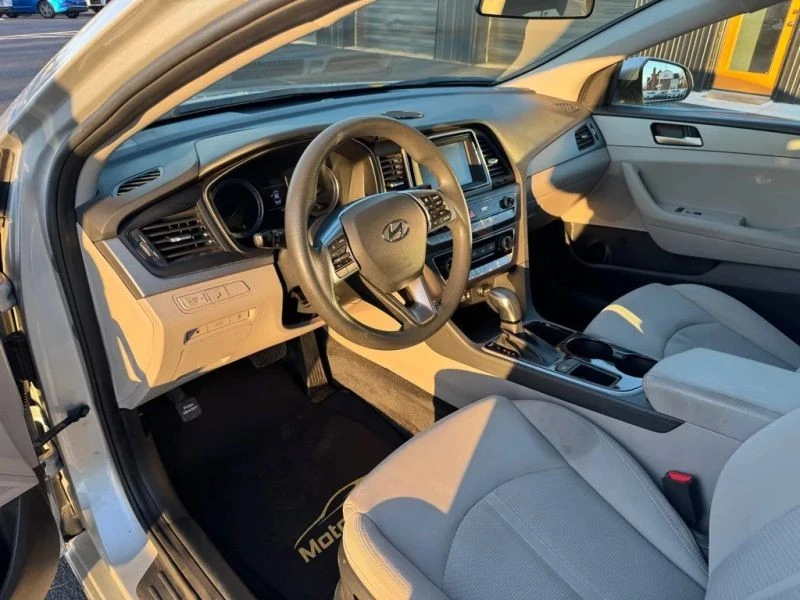 2018 Hyundai Sonata - Image 5 of 11
