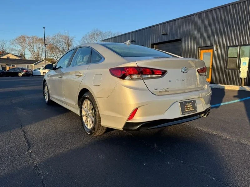2018 Hyundai Sonata - Image 2 of 11