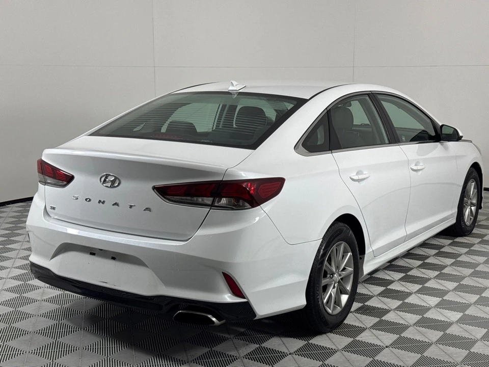 2018 Hyundai Sonata - Image 5 of 12