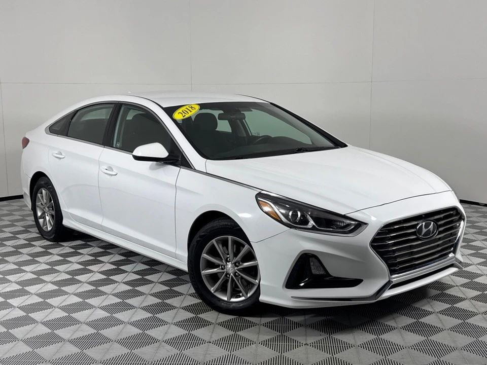 2018 Hyundai Sonata - Image 2 of 12