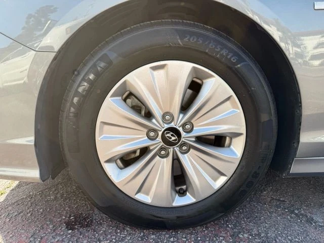 2018 Hyundai Sonata - Image 13 of 21