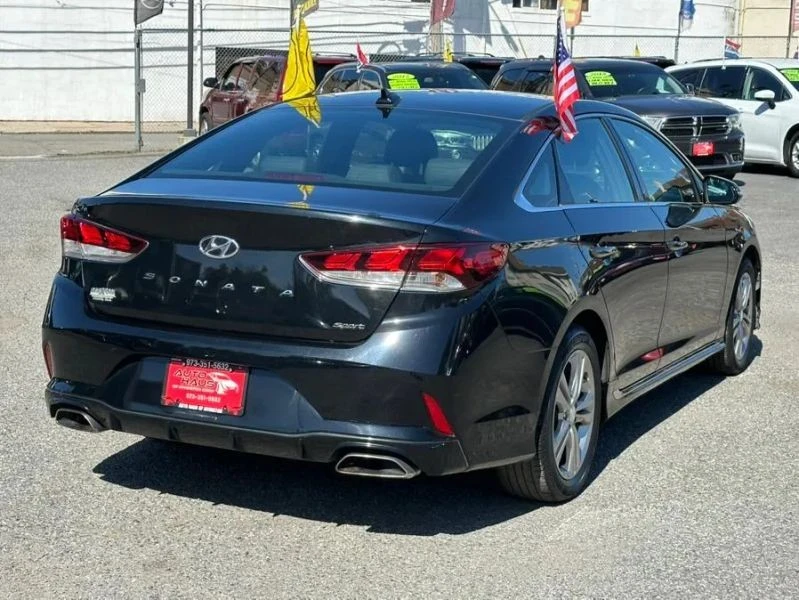 2018 Hyundai Sonata - Image 4 of 12