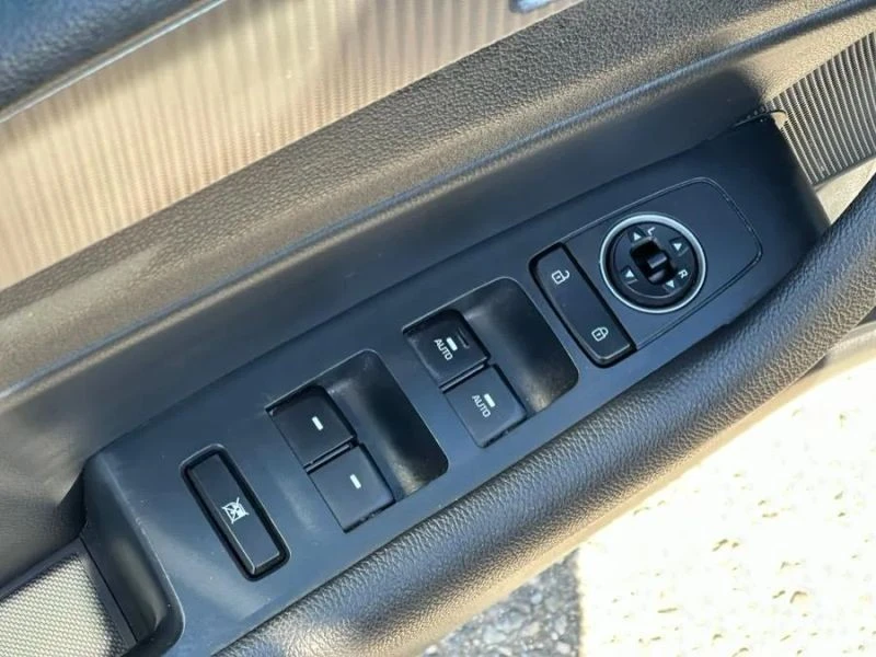 2018 Hyundai Sonata - Image 10 of 12