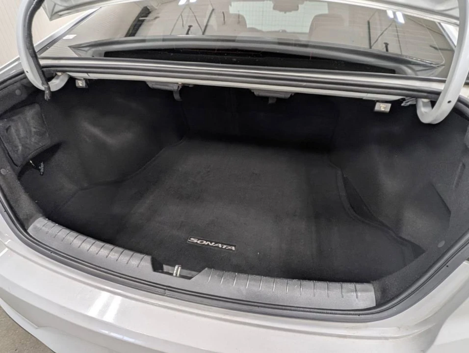 2018 Hyundai Sonata - Image 8 of 12
