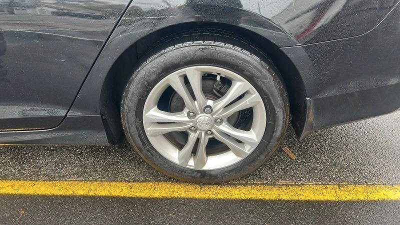 2018 Hyundai Sonata - Image 10 of 12
