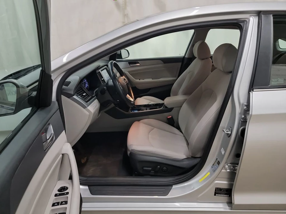 2018 Hyundai Sonata - Image 10 of 12