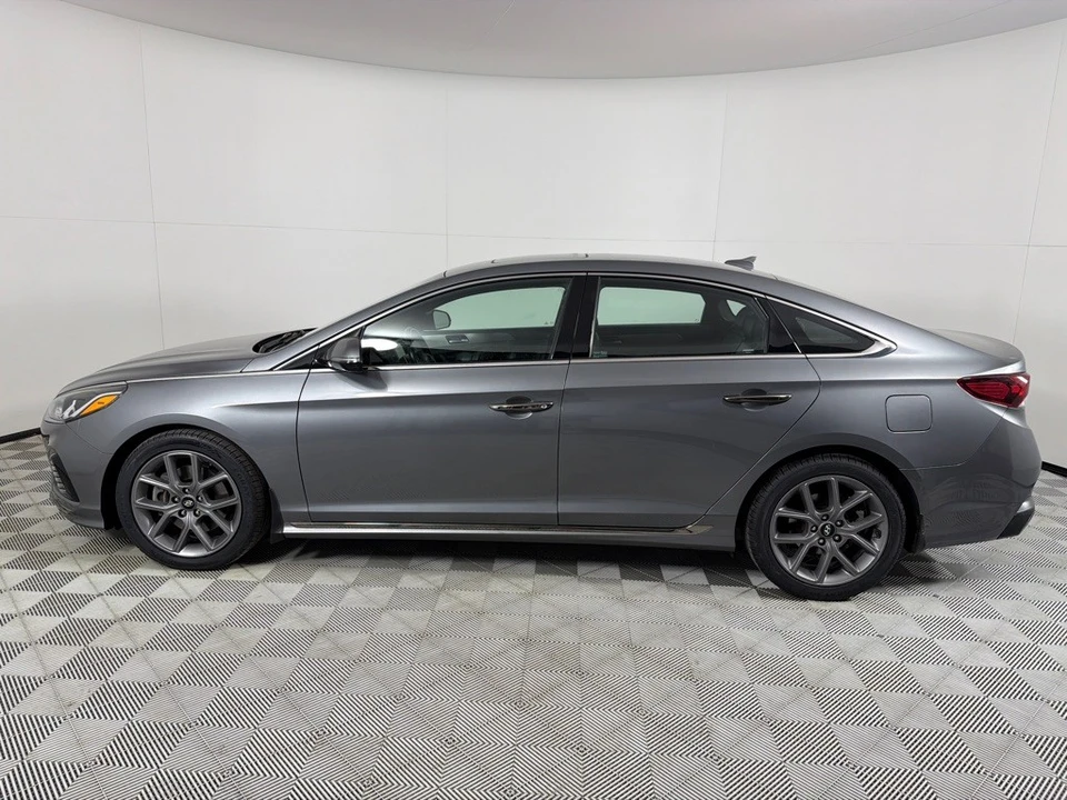 2018 Hyundai Sonata - Image 8 of 21