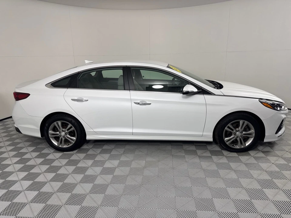 2018 Hyundai Sonata - Image 4 of 12