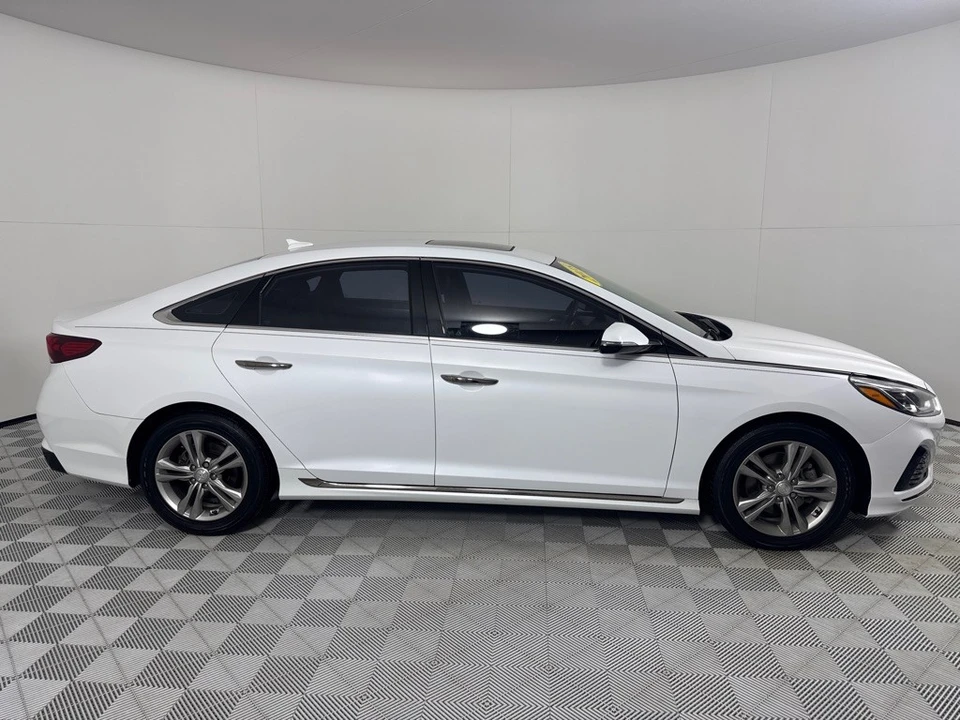 2018 Hyundai Sonata - Image 4 of 12