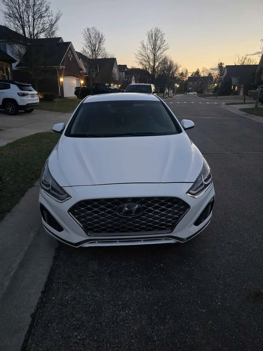 2018 Hyundai Sonata - Image 2 of 15