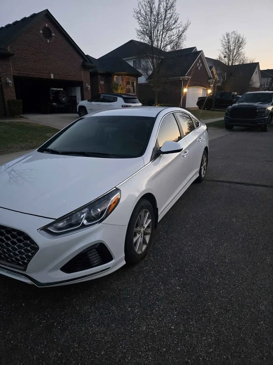 2018 Hyundai Sonata - Image 4 of 15