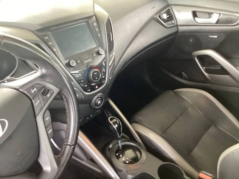 2018 Hyundai Veloster - Image 10 of 16