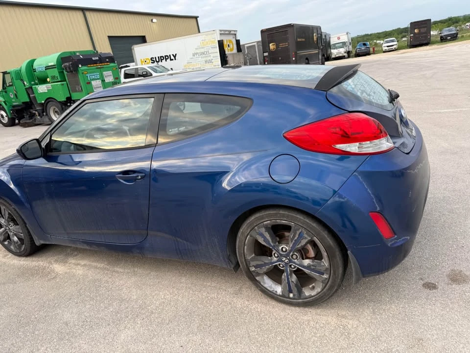 2018 Hyundai Veloster - Image 6 of 9