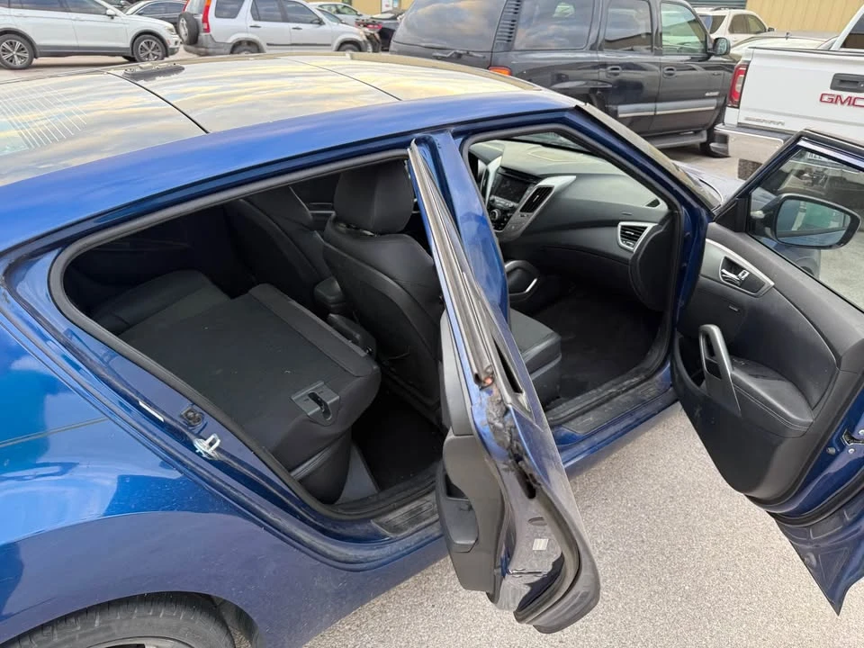 2018 Hyundai Veloster - Image 9 of 9