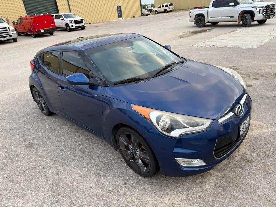 2018 Hyundai Veloster - Image 2 of 9