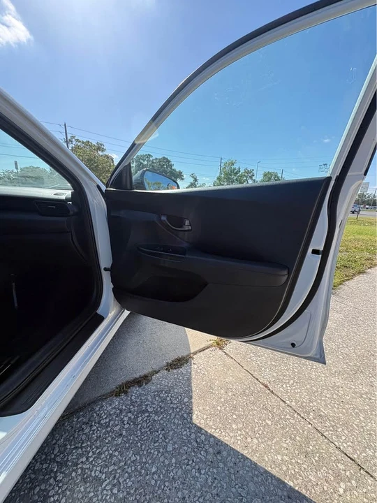 2018 Hyundai Veloster - Image 6 of 14