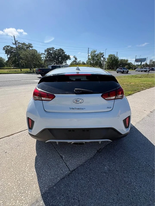 2018 Hyundai Veloster - Image 10 of 14