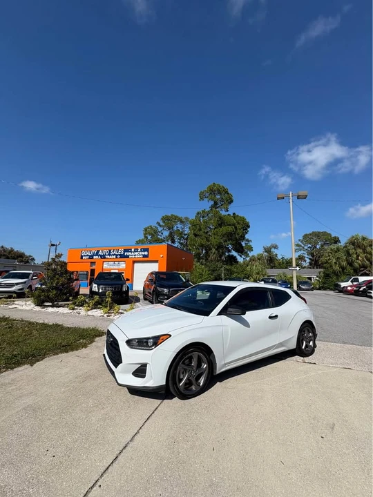 2018 Hyundai Veloster - Image 2 of 14