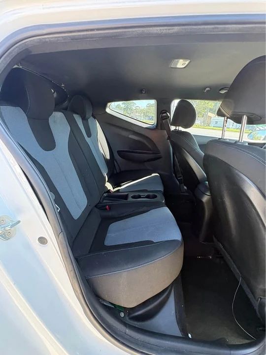 2018 Hyundai Veloster - Image 8 of 14