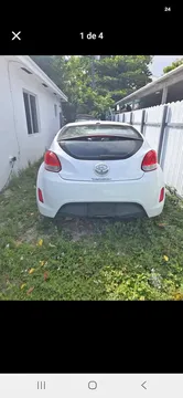 2018 Hyundai Veloster 2.0 Premium Coupe 3D