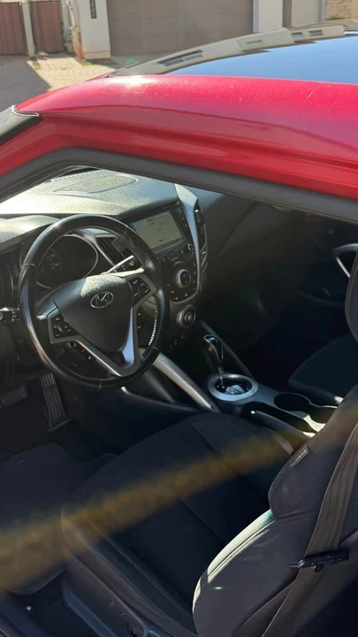 2018 Hyundai Veloster - Image 4 of 14