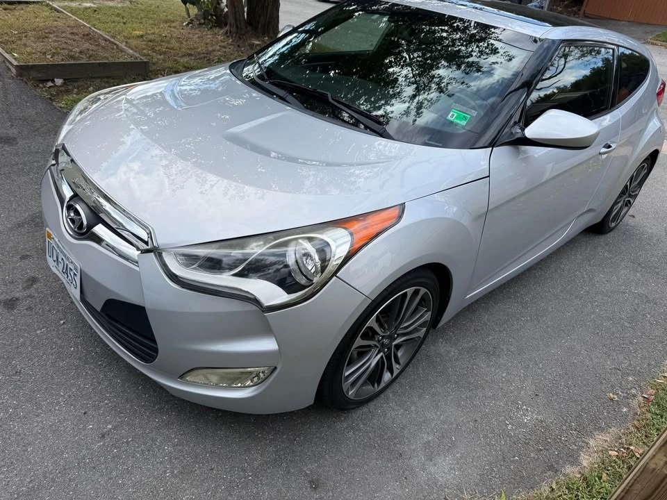 2018 Hyundai Veloster - Image 2 of 4