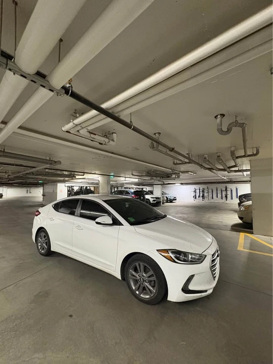 2018 Hyundai Elantra - Image 5 of 6