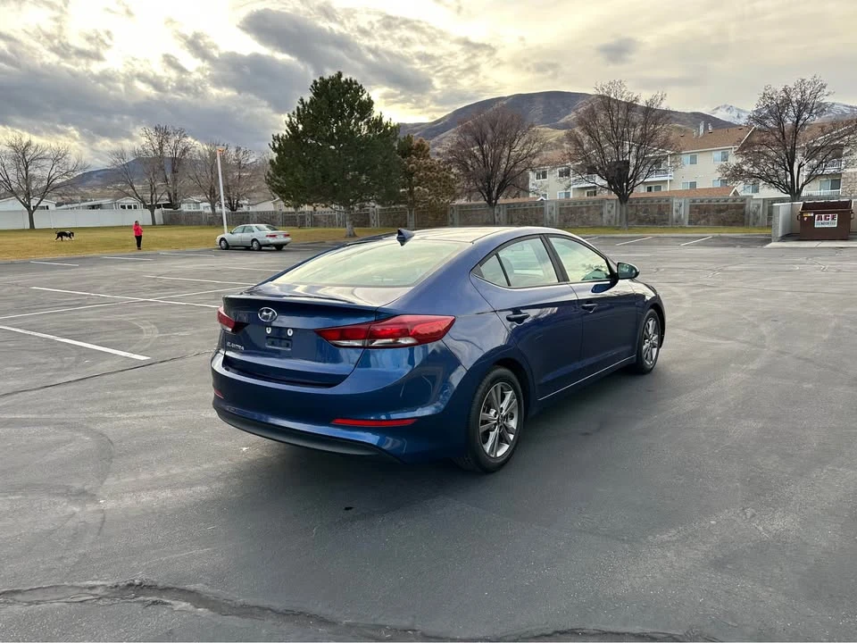 2018 Hyundai Elantra - Image 4 of 9