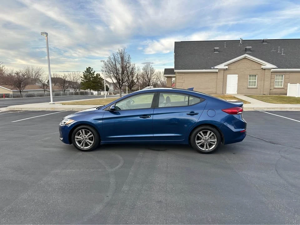 2018 Hyundai Elantra - Image 7 of 9