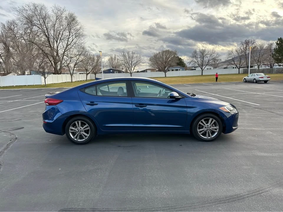 2018 Hyundai Elantra - Image 3 of 9