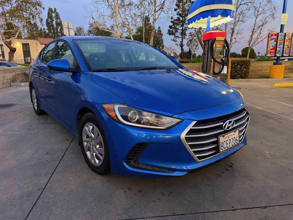 2018 Hyundai Elantra - Image 2 of 7