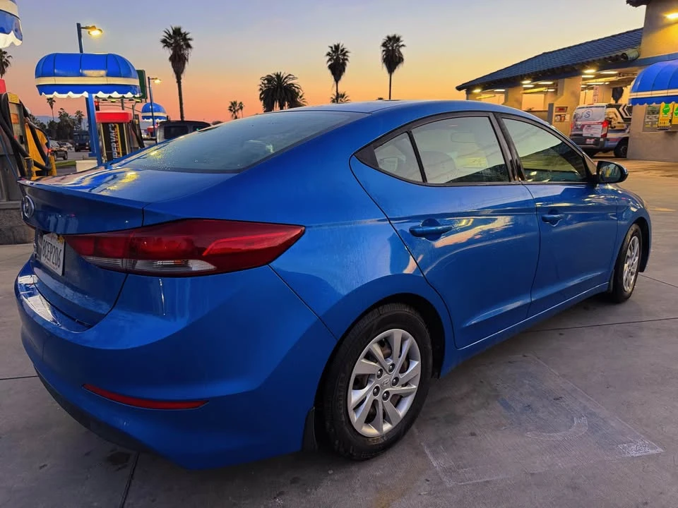2018 Hyundai Elantra - Image 5 of 7