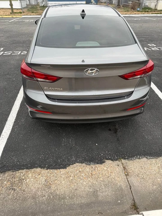 2018 Hyundai Elantra - Image 3 of 9