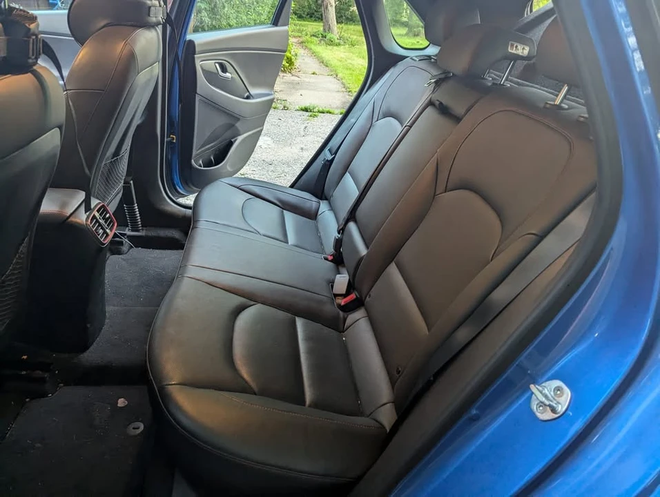 2018 Hyundai Elantra - Image 3 of 13
