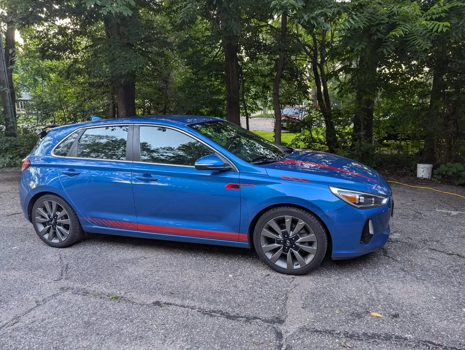 2018 Hyundai Elantra - Image 8 of 13