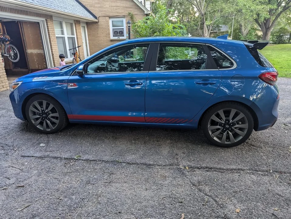 2018 Hyundai Elantra - Image 7 of 13