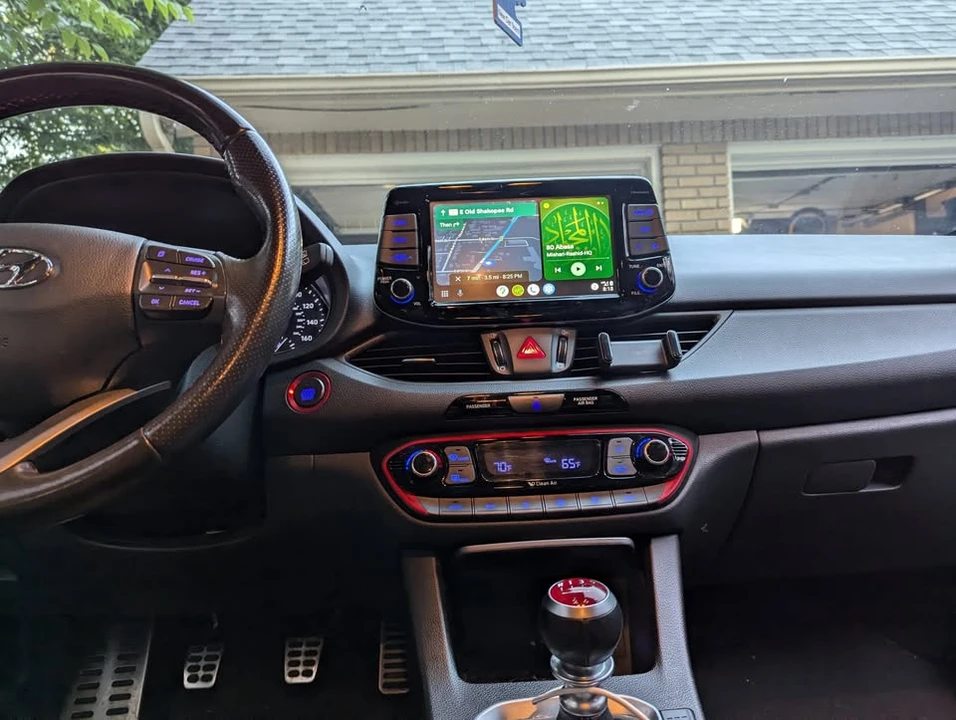 2018 Hyundai Elantra - Image 5 of 13