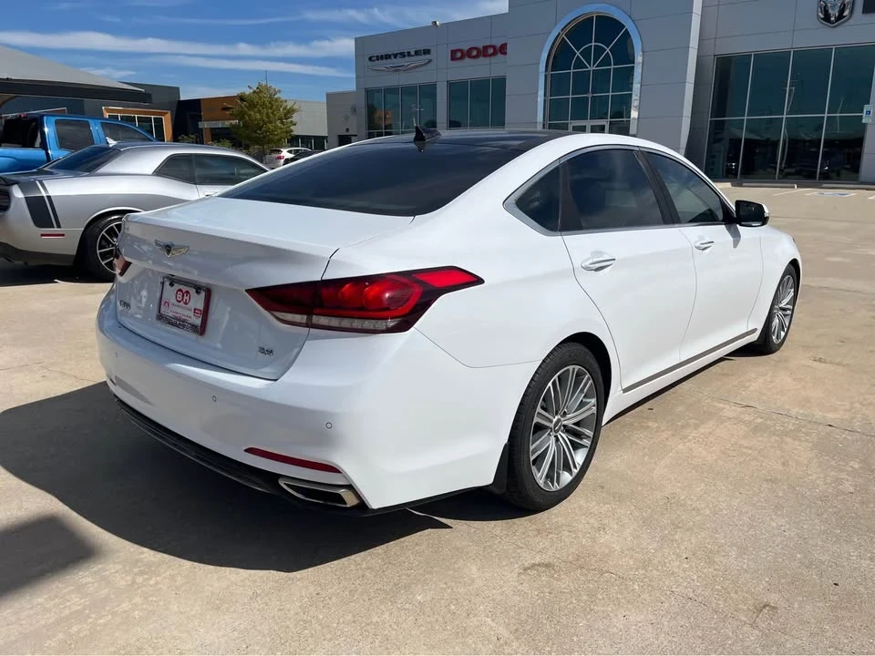 2018 Hyundai Genesis - Image 5 of 10